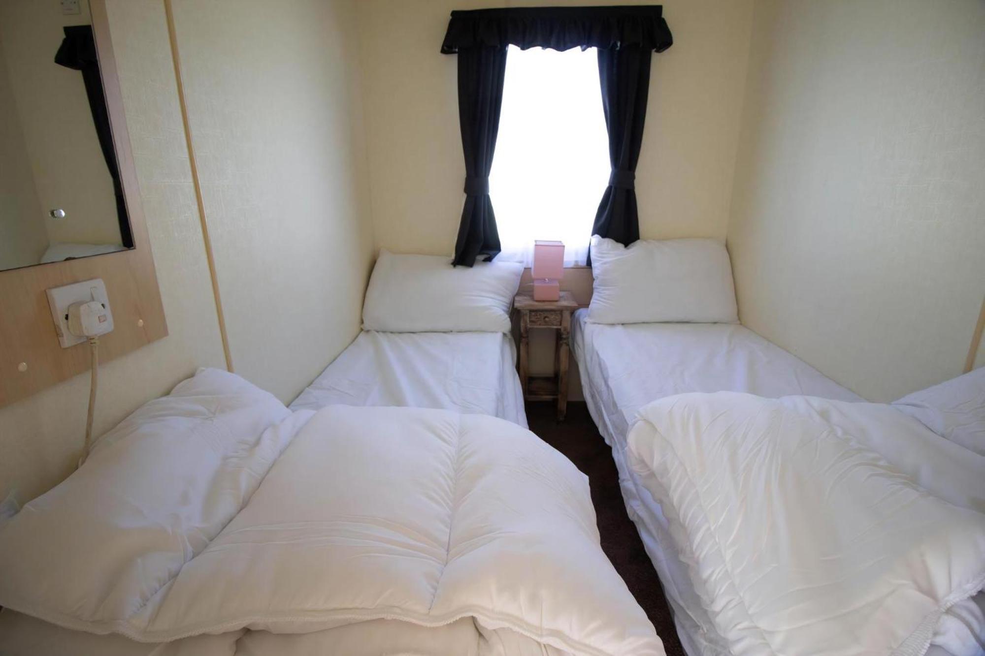 Great 8 Berth Caravan For Hire In Skegness Ref 33069F Exterior photo